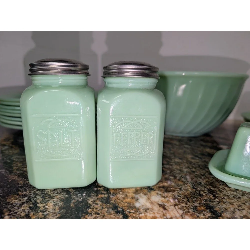 17 Piece Jadeite Kitchen Dining Set